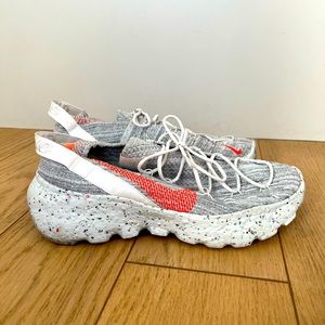 Nike Space Hippie 04 - Summit White Hyper Crimson